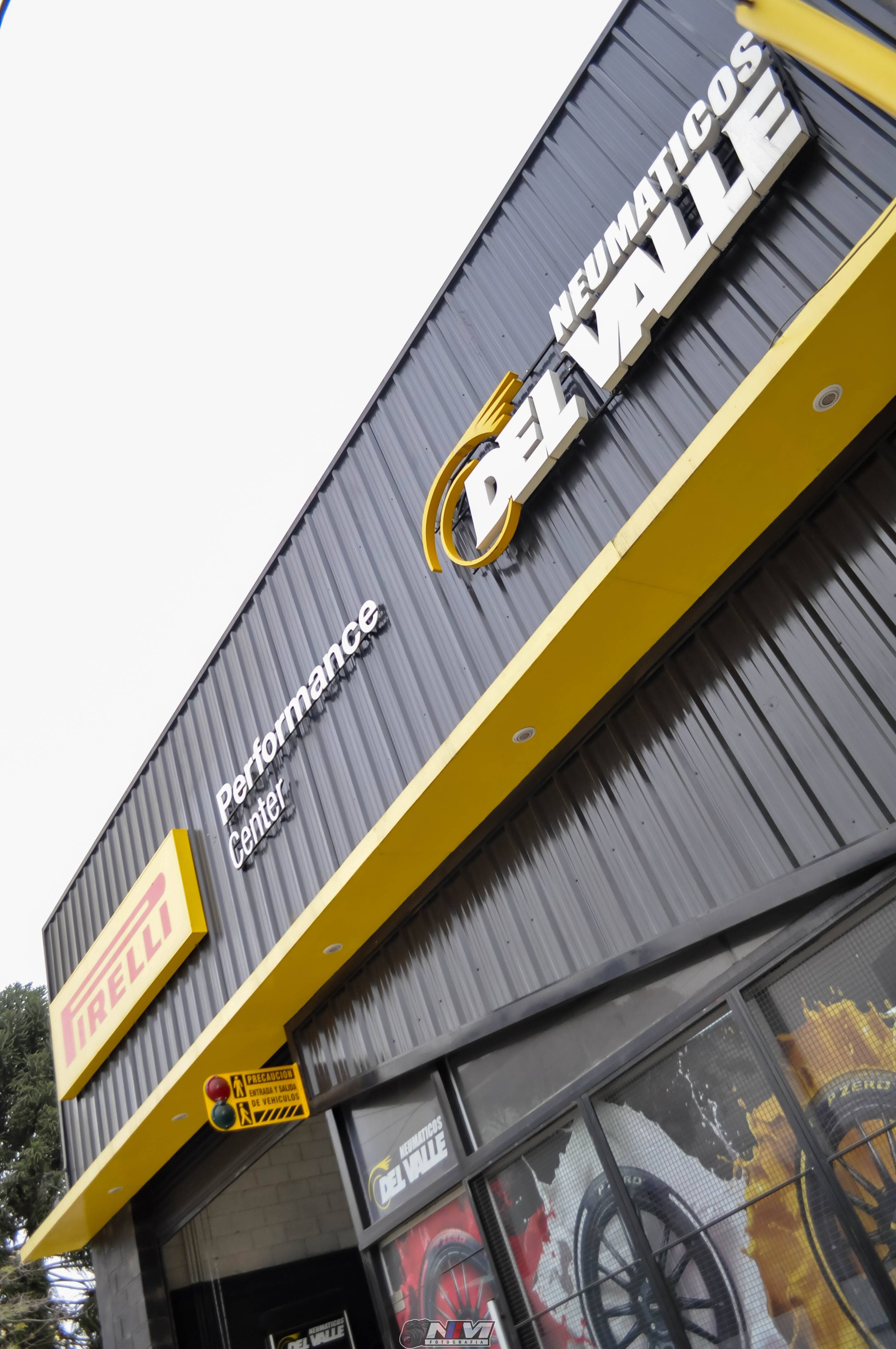 Local Neumáticos del Valle