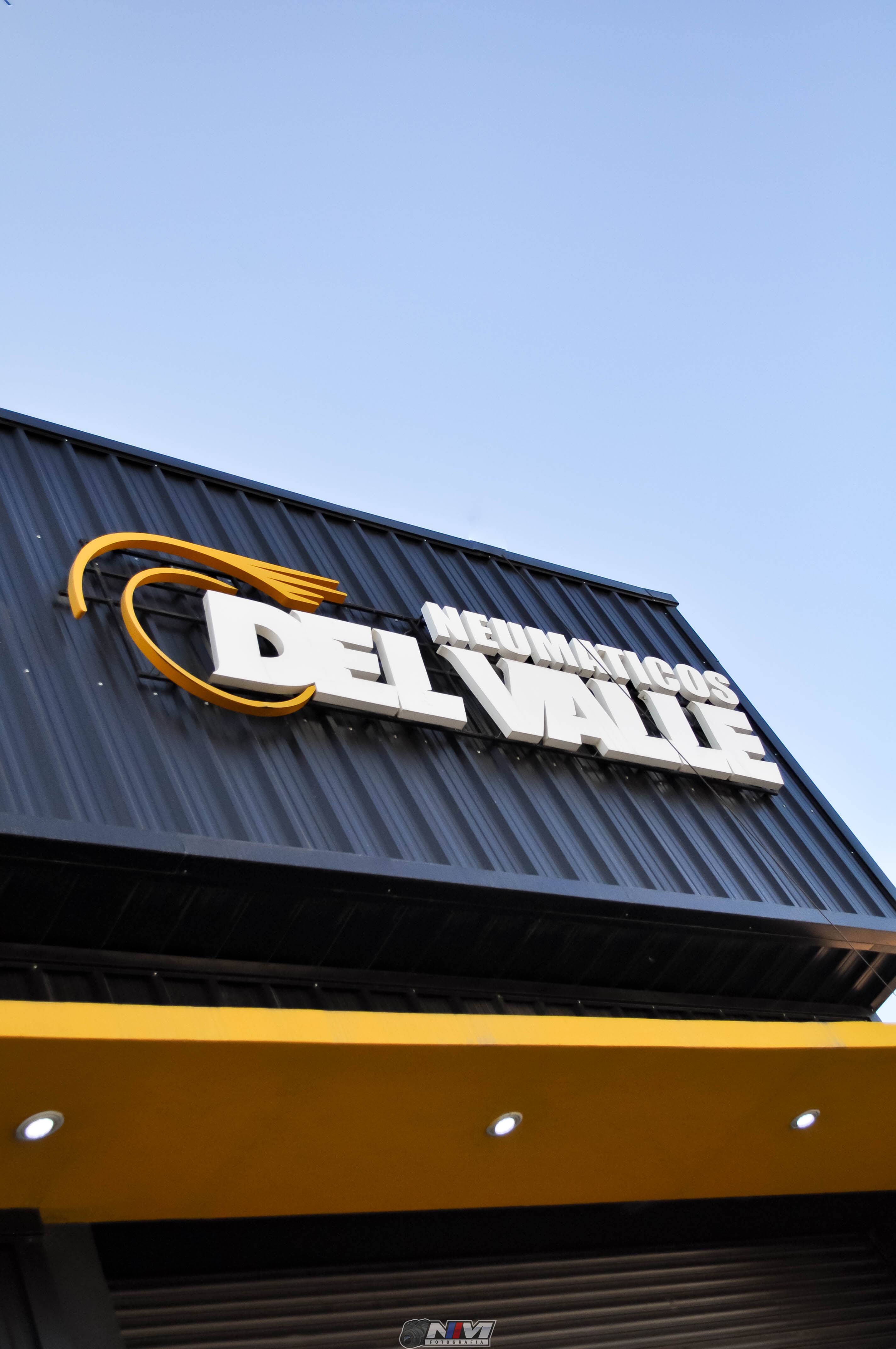 Local Neumáticos del Valle